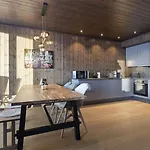 In-out - 3br, 2 Bath - Favn *