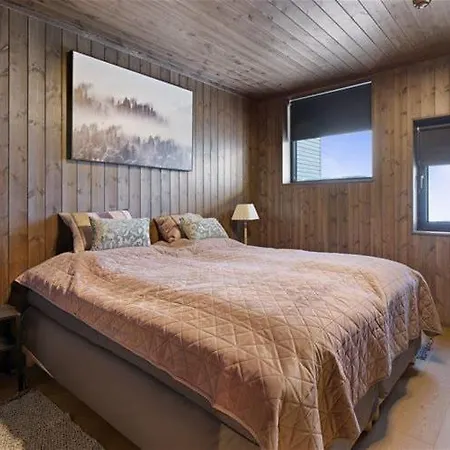 Lägenhet In-out - 3br, 2 Bath - Favn *