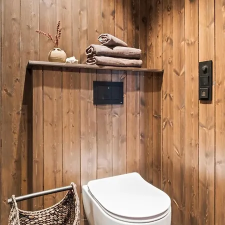 In-out - 3br, 2 Bath - Favn