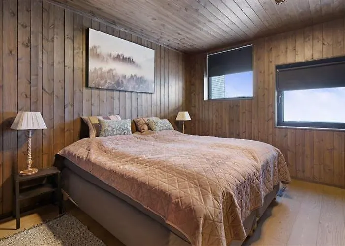 Apartment In-out - 3br, 2 Bath - Favn *