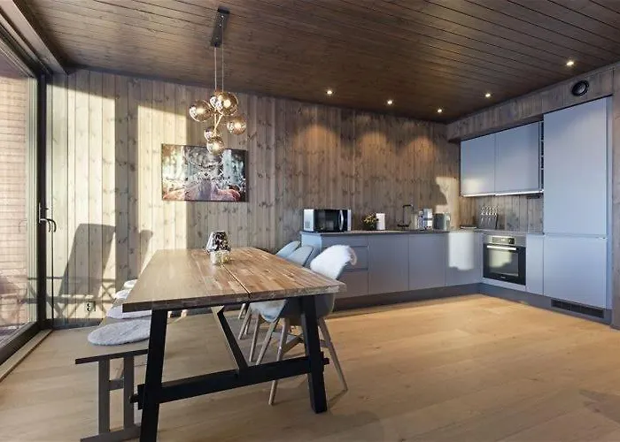 In-out - 3br, 2 Bath - Favn *